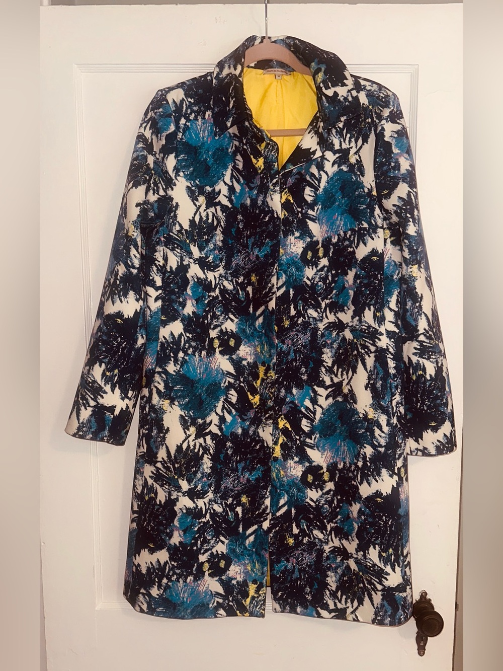 Francis Valentine coat. Simply lovely trending blue floral print .Sz. M